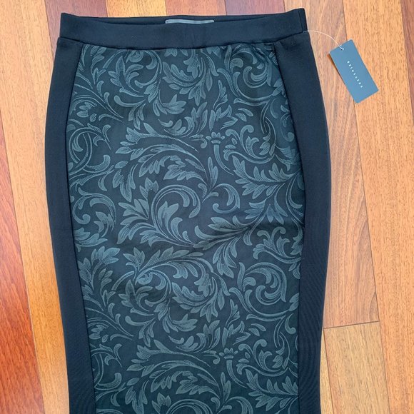 Black stretchy skirt with floral print, NWT - Picture 1 of 3